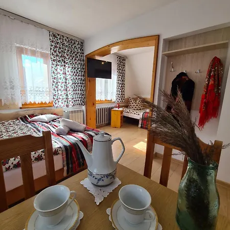 לינה וארוחת בוקר U Anny זקופאנה